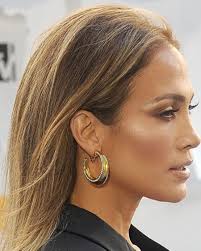 What Your Ideal Makeup Look Should Be Like Based On Your Zodiac Sign