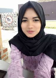 Kalo kamu cantik dan pengen dapet nilai bagus , les aja sama dosen satu. Muslimah Cantik Muslimah Cantik Cantik Artis Indonesia Hijab Hijab Tutorial Beauty