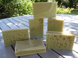 Savon Aux Feuilles De Figuier Potions Et Chaudron Recettes De Cosmetiques Naturels Et Bio Savons Faits Maison Aromatherap Savon Fait Maison Savon Figuier