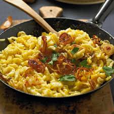 Kasespatzle Mit Gouda Rezept In 2020 Spatzleteig Kasespatzle Mit Sahne Rezepte