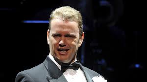 Former neighbours star craig mclachlan has denied allegations of sexual harassment during a 2014 production of the rocky horror show. Ex Neighbours Actor Craig Mclachlan Charged With Indecent Assault Itv News