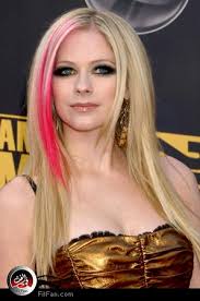 Throw a holiday dinner party with these tips. International Entertainment News Roundup Icroc