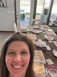 Who is so excited for tonight's Spa cookie class?! This girl!!!🩷🍪🛁💅🥒