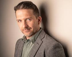 Mike Yow's Instagram, Twitter & Facebook