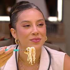 A Estácio informou que Davi Brito deverá fazer um vestibular ou utilizar a  nota do Enem para iniciar o curso de Medicina. Segundo a revista Contigo!,  a instituição afirmou que realmente entrará