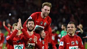 Par le gouvernement et afin de permettre à tous d'être de retour dans les domiciles avant 21h, les dirigeants ont décidé d'avancer la prochaine rencontre opposant istres à cannes à 17h au lieu de 19h30. Ou Et Comment Regarder La Finale De La Coupe De France Entre Les Herbiers Et Le Psg Eurosport