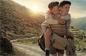 In occupied france, maurice and joseph, two young jewish brothers left to their own devices demonstrate an incredible amount of cleverness, courage, and ingenuity to escape the enemy invasion and to try to reunite their family once again. Un Sac De Billes De Joseph Joffo Un Roman Bouleversant Et Attendrissant