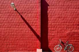 Kategori pertama adalah foto abstrak, artinya tujuan utama pengambilan foto ini yaitu mengutamakan keindahan komposisi gambar, seperti permainan. Contoh Fotografi Abstrak Red Photography Abstract Photography Street Photography