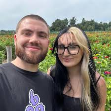 Looking for gaming partners around 23 years old for Forza Horizon 5