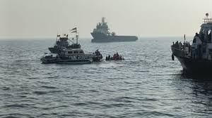 ferry capsizes off Elephanta Islands ...