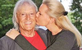 Mihai constantinescu este, pe bună dreptate, beneficiarul unei minuni. Apel Pentru Salvarea Lui Mihai Constantinescu Artistul Are Nevoie De Sange Click