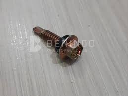 Lalu untuk pekerjaan pemasangan spandek anda bisa menggunakan 2 ukuran sekrup yaitu skrup roofing 12 x 50 mm dan skrup roofing 12 x 70 mm. Baut Genteng Metal Drilling Screw Benindo