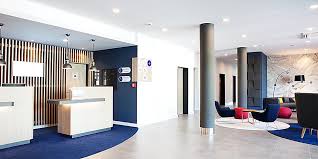 A few minutes from motorways a3, a5 and a661 and approx 12 km to frankfurt firground and downtown, the hotel is perfectly located for. Frankfurt Airport Hotels With Shuttle Holiday Inn Express Frankfurt Airport Raunheim