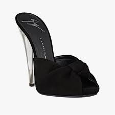 Summer clothing with,filling a sense of fashion. 8 Bedroom Slippers To Wear Out Of The House Vogue