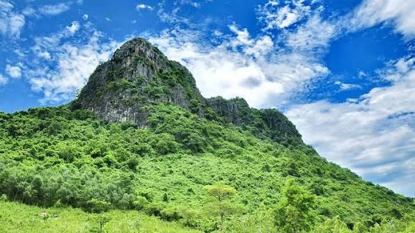 Núi Thần Đinh - chốn linh thiêng giữa lòng Quảng Bình