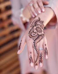 Girls And Ladies Who Are Going To Getting Married In 2019 Henna Tattoo Hand Mehndi Designs For Fingers Henna Designs Easy
