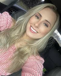 Andrea Sturm's Instagram, Twitter & Facebook