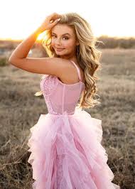 Mallory Mahoney - Free pics, galleries & more at Babepedia