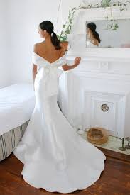 Modest wedding dresses are charming, beautiful; Bridal Spring 2021 Fashion Shows Vogue