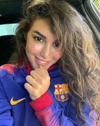 من هي ميرهان عمرو مذيعة قناة الأهلي الجديدة ؟. Ù‡Ù† Ø¨Ø¹Ø¯ Ø¥Ø¹Ù„Ø§Ù† ÙŠØ§Ø³Ù…ÙŠÙ† ØµØ¨Ø±ÙŠ Ø¹Ù† ØªØ´Ø¬ÙŠØ¹Ù‡Ø§ Ø¨Ø±Ø´Ù„ÙˆÙ†Ø© ÙÙ†Ø§Ù†Ø§Øª ÙƒØ´ÙÙ† Ø¹Ù† ÙØ±Ù‚Ù‡Ù† Ø§Ù„Ù…ÙØ¶Ù„Ø©