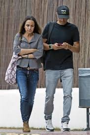 Enrique wiki, mujer de luis enrique, name of luis enrique martinez wife, soccer player luis enrique bio. Luis Enrique Y Su Mujer En El Peor Momento Por La Muerte De Su Hija Xana