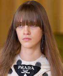 L'oreal professionnel tagli capelli lunghi frangia . Nadia Ceccarelli E Stefano D Aliseratendenze Capelli 2021 Capelli Lisci Lunghi Con Maxi Frangia Pari Per Prada Photo Credit Prada Nadia Ceccarelli E Stefano D Alisera