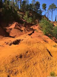 Book private accommodations in rustrel with 9flats.com. Die Ockerfelsen Von Roussillon Und Rustrel In Der Provence Provence Urlaub Frankreich Urlaub Camping Frankreich