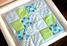 Die krabbeldecke soll ausreichend groß sein, damit nicht nur mein kleiner auf der decke krabbeln und spielen kann. Nahanleitung Einfache Babydecke Ohne Einfassen Nahen The Crafting Cafe