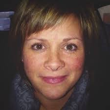 Lisa Bussell's Instagram, Twitter & Facebook