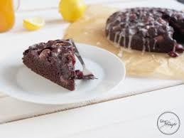 Das angebot an kirschen ist im moment groß! Veganer Schoko Kirsch Kuchen Sky Vs The Hunger