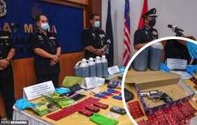 We can now search balai polis. Polis Rampas Dadah Sita 13 Kenderaan Bernilai Rm800 000 Di Pasir Mas The Reporter
