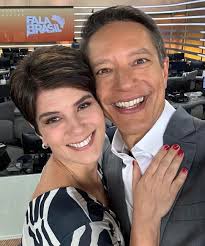 Muito amor no stúdio do Fala Brasil ❤️ Olha só, Sergio Aguiar hoje na área.  É a partir das 11h (NY). #FalaBrasil #SergioAguiar #MarianaGodoy