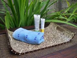 Kami menjual souvenir piring dan aneka kerajinan keramik untuk wilayah jakarta dan jabodetabek, kami juga menerima cetak gambar menggunakan kertas decal cocok untuk souvenir ulang tahun, wisuda, promo perusahaan, acara event, kado atau yang lainnya 28 Dimeja Ideas Wedding Registry Alternatives Forest Conservation Decorative Bowls