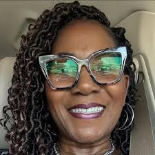 Yesterday I had no choice but to break a $100 at a store. Before I paid I  made sure to ask if she had change because I've been a cashier and I