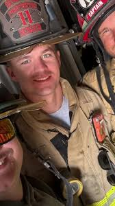 Aaron (@ay_ay_ron432)