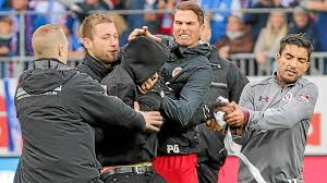 Pauli, whose fans subsequently attacked their rivals' choreography preparations . Fc St Pauli Gegen Holstein Kiel Hochste Sicherheitsstufe Beim Nordderby Sportbuzzer De