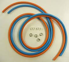 Tuyau propane/butane blanc souple, orange tressé, résistant à la pression, surtout pas ceux pour premier bémol… la bouteille oxypack n'est pas compatible avec ce manodétendeur que tu montres. Tuyau O2 Butane Colliers Clip 1 5m Coxynel Oxypower Sirocco Zephyr Chalumeau Campingaz 17493