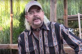 Siden har han også lavet en lang række musiknumre, blandt andet 'vafler' og 'emoji'. Did Tiger King Joe Exotic Contract Coronavirus Prison Authorities Transfer Him To Medical Centre
