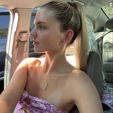 Abby Higdon's Instagram, Twitter & Facebook