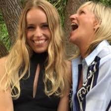 Lara Pope's Instagram, Twitter & Facebook