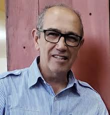 Um copo d'água, por favor!