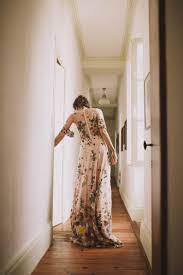 Schau dir unsere auswahl an boho hochzeitskleid an, um die tollsten einzigartigen oder spezialgefertigten handgemachten stücke aus unseren shops für kleider zu finden. Handmade Dresses From Berlin Puyansahebdjavaher Handmade Dresses Bestickte Hochzeitskleider Kleider Hochzeit Hochzeitskleid Blumen