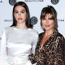 Amelia hamlin sent tongues wagging on wednesday, when she was pictured out with a noticeably strange bruise around her plump lips. Lisa Rinna Defends Daughter Amelia After Plastic Surgery Rumors