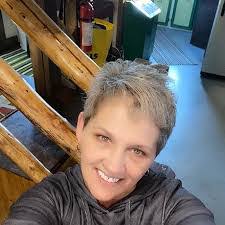 Sharon Martell's Instagram, Twitter & Facebook