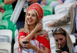 Are you interested in fussballfan, allianz, bayern, damenfussball, elfmeter, find, fussball, fussballmannschaft, gut, ich, münchen, nationalelf? Bildergalerie Die Schonsten Weiblichen Fussballfans In Den Russischen Wm Stadien Russia Beyond De