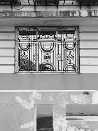 Bombay in an ensemble of Art Deco ...