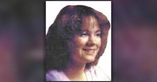 Suzanne Holt's Instagram, Twitter & Facebook