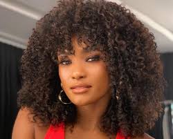 Érika januza was born to the only child of a single mother. Radicalizou Erika Januza Esta Com Os Cabelos Curtissimos Para Novo Papel Claudia