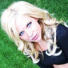 Jaclyn Deal's Instagram, Twitter & Facebook