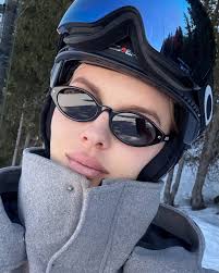 Are there friends who like to go skiing near Matterhorn?